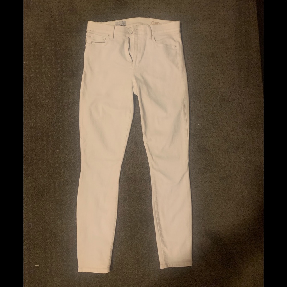 White skinny jeans